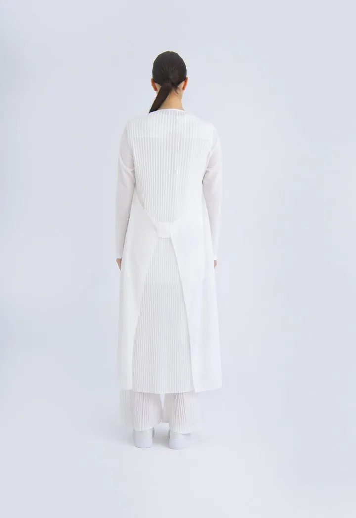 Choice Pleated Sleeveless Outerwear Off White