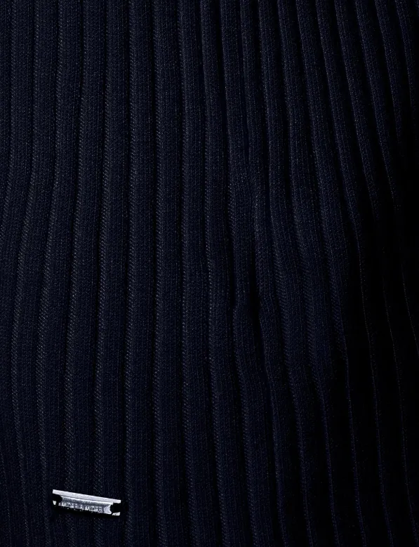 MORE AND MORE<BR>
Ribbed Turtleneck Knit Sweater<BR>
Navy<BR>