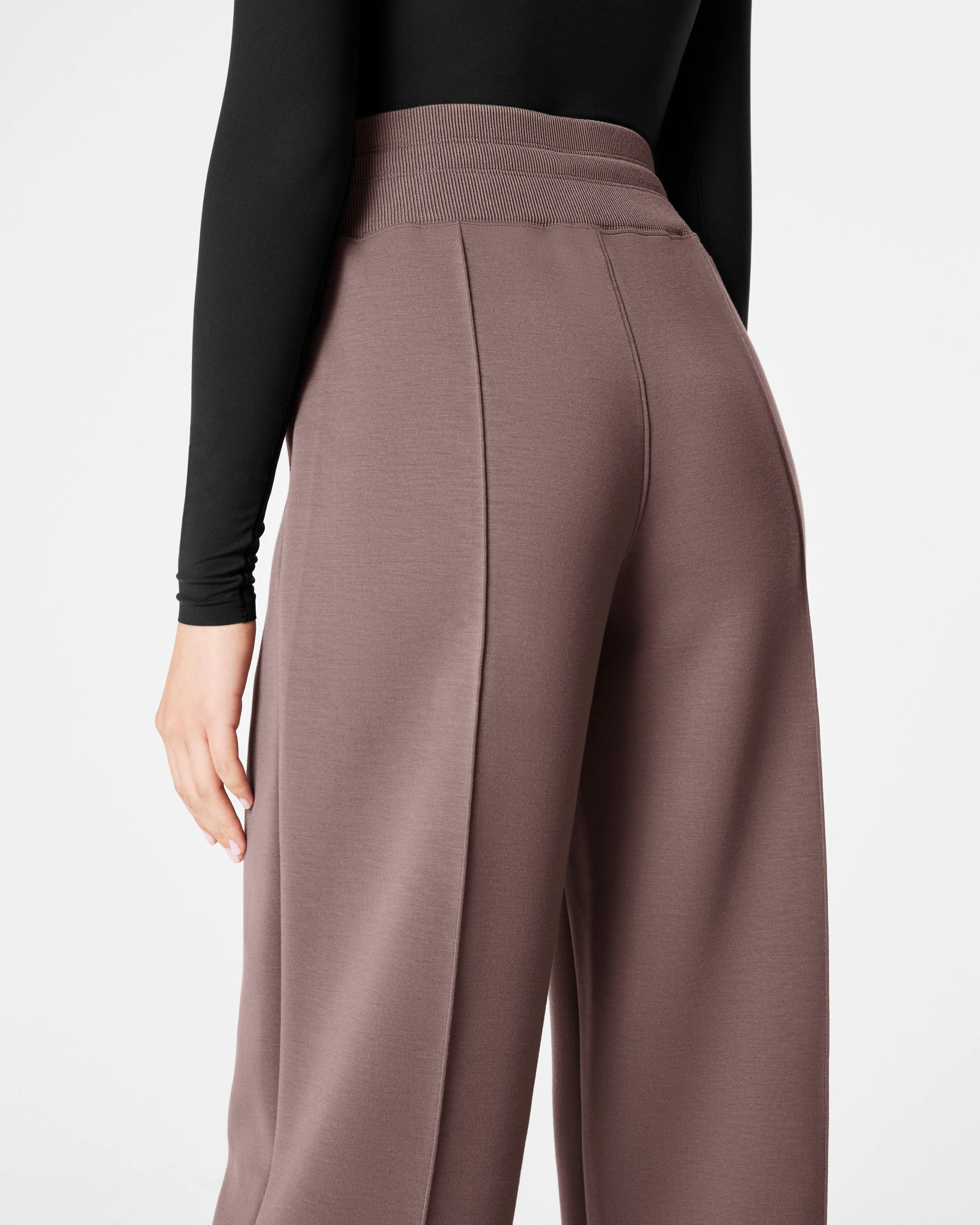 SPANX® AirEssentials Luxe Straight Leg Pant