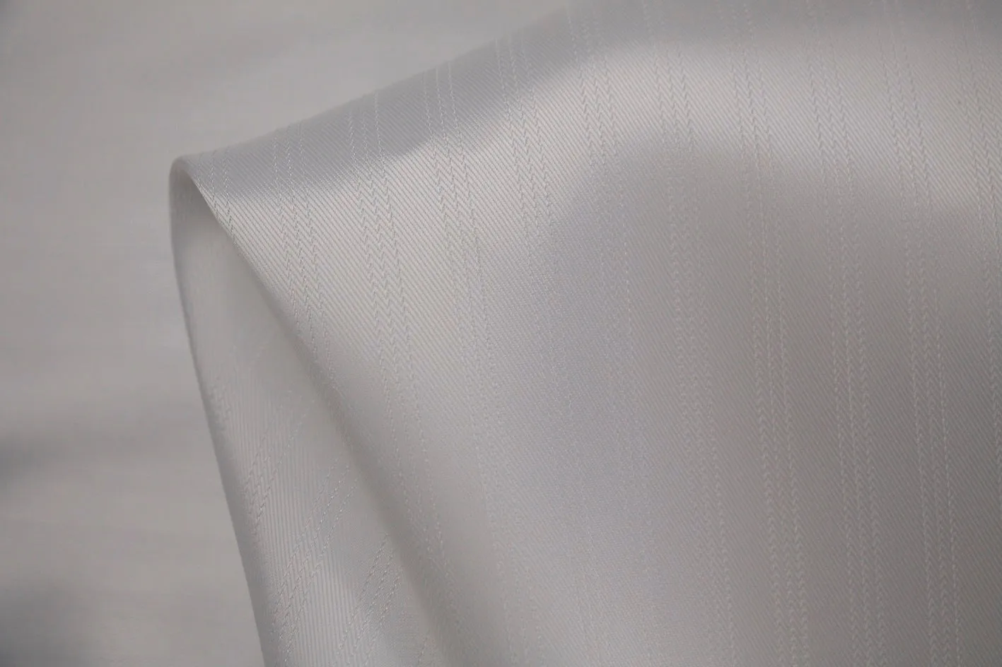 White Line 'L' (150cm wide)
